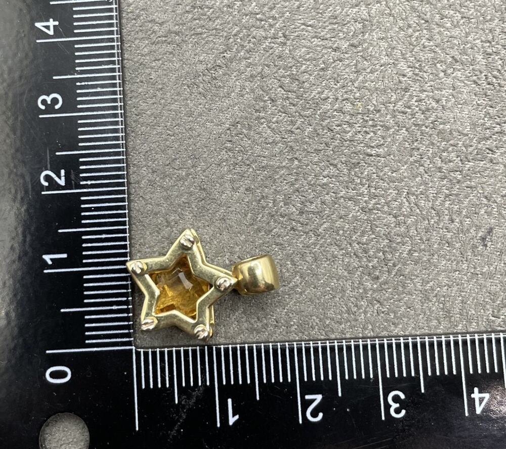 14K Yellow Gold Star w/ Orange Stone Pendant (25298)